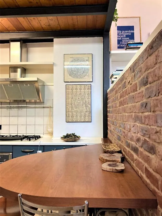 Apartment Open Space Con Soppalco, Zona Marche Milan Italy