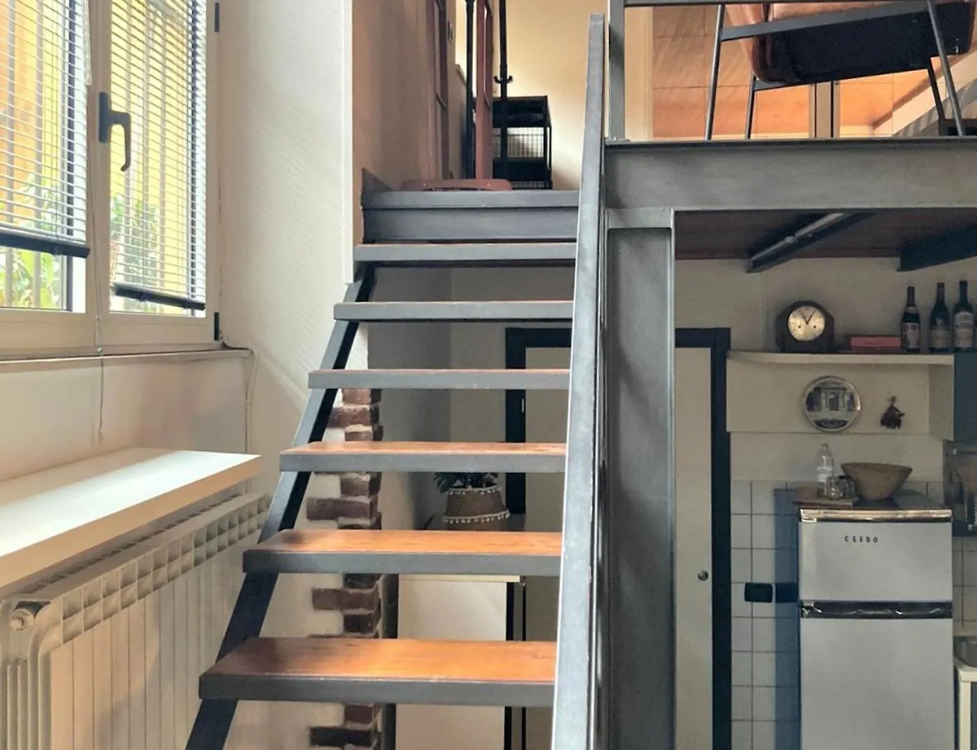 Apartment Open Space Con Soppalco, Zona Marche Milan Italy